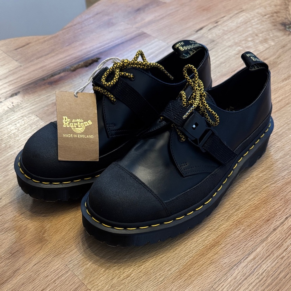 Dr. Martens Black Leather Tech Oxfords Yellow Stitching Made in England 9/10